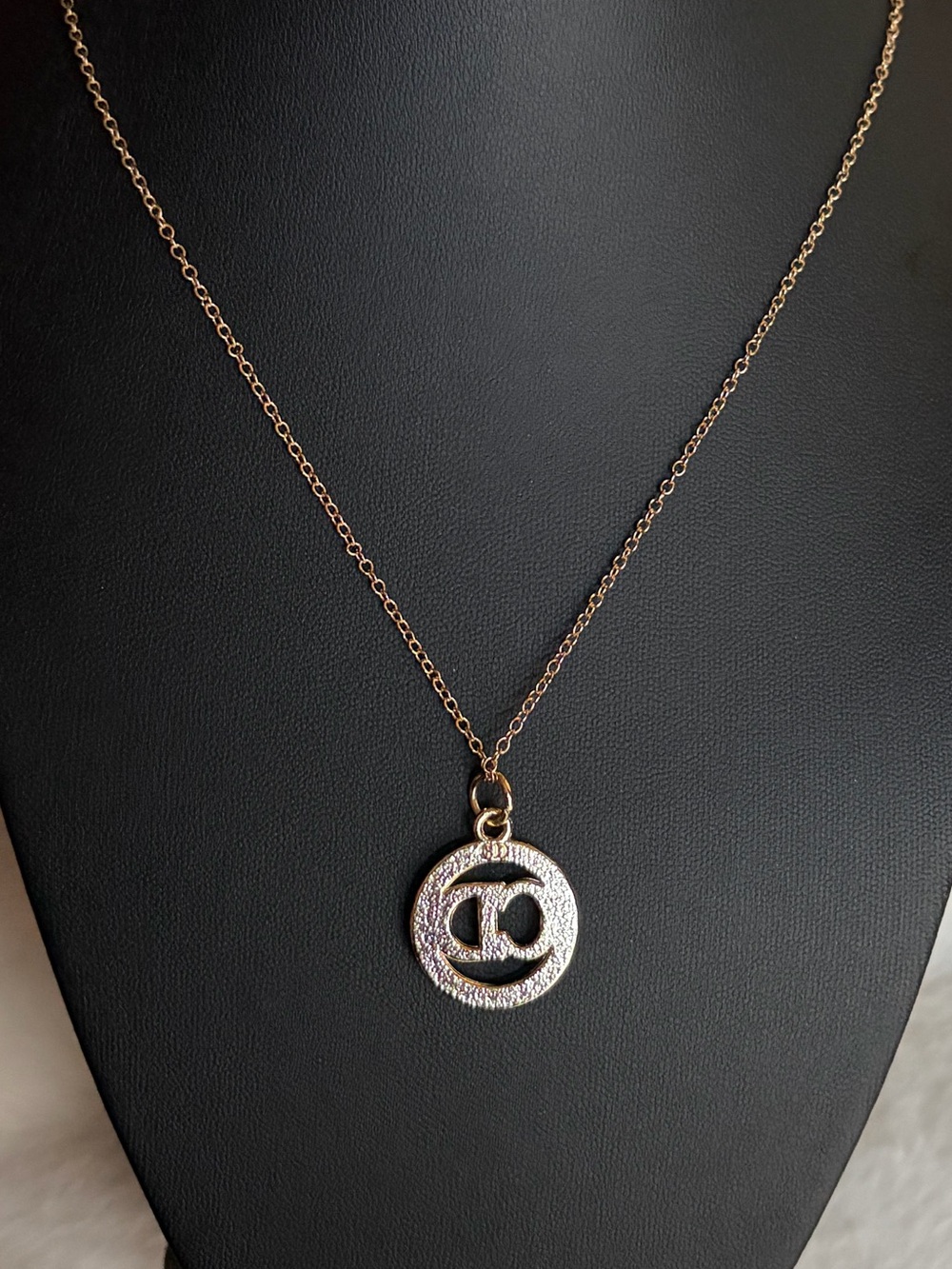 Fashion Goldtone and Black Circular Pendant Necklace 16” - Picture 3 of 3